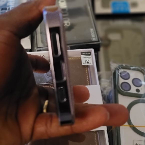 IPhone leather case - Picture 3 of 13